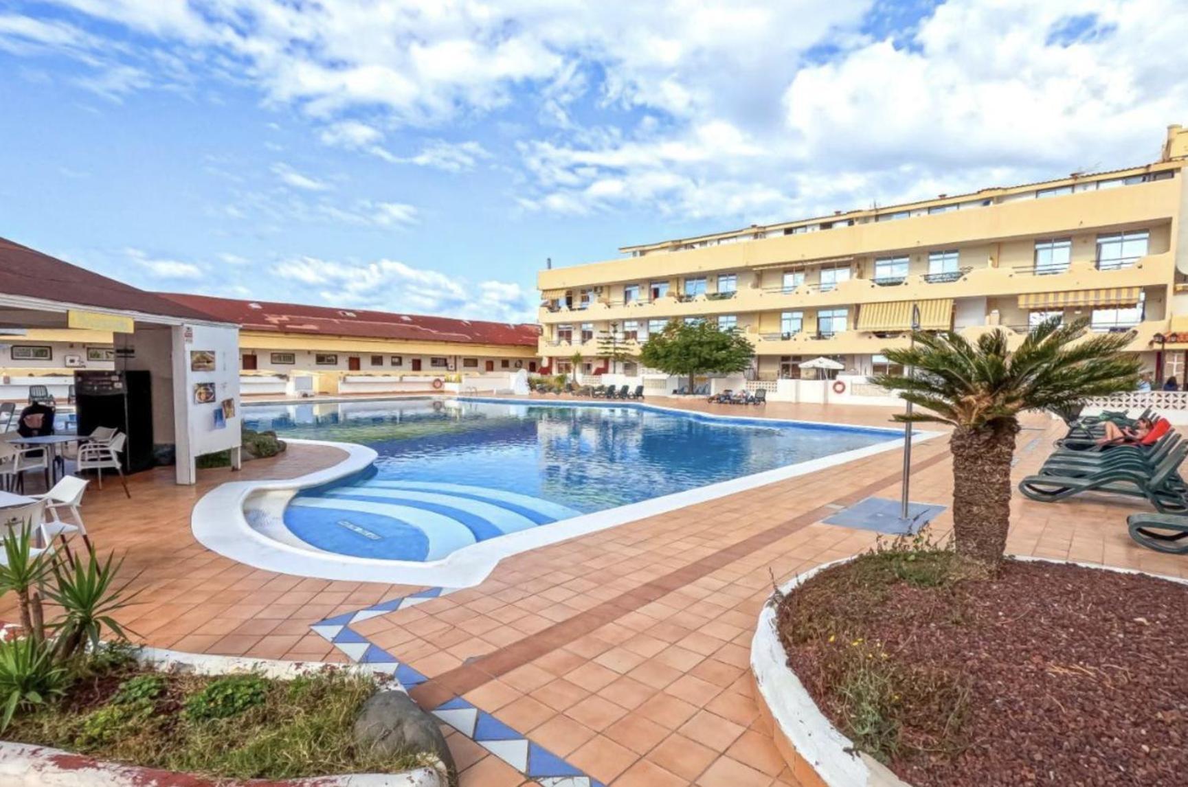 Spacious 1 Bedroom With Pool & Ocean View, Marina Palace Apartamento